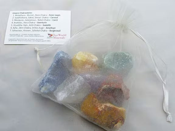 Set mit 7 Chakra-Steinen / rohe Edelsteine